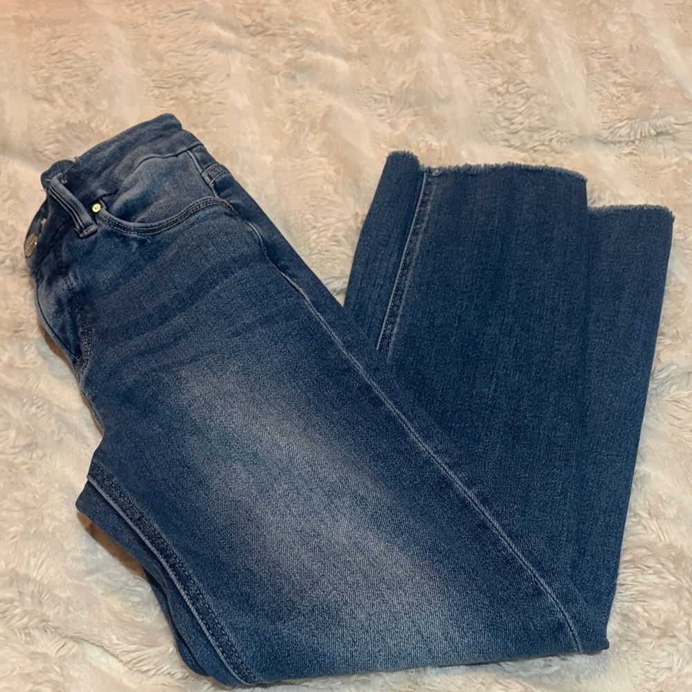 High-Rise Dark Blue Wide-Leg Jeans - Classic Flare